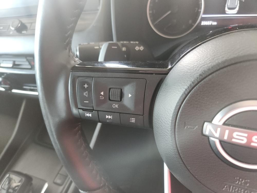 Nissan Qashqai 1.3T Acenta Xtronic 2-Tone
