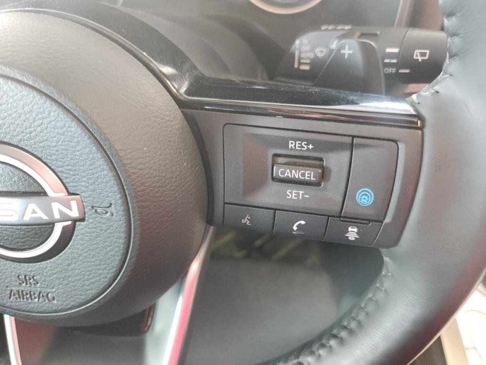 Nissan Qashqai 1.3T Acenta Xtronic 2-Tone