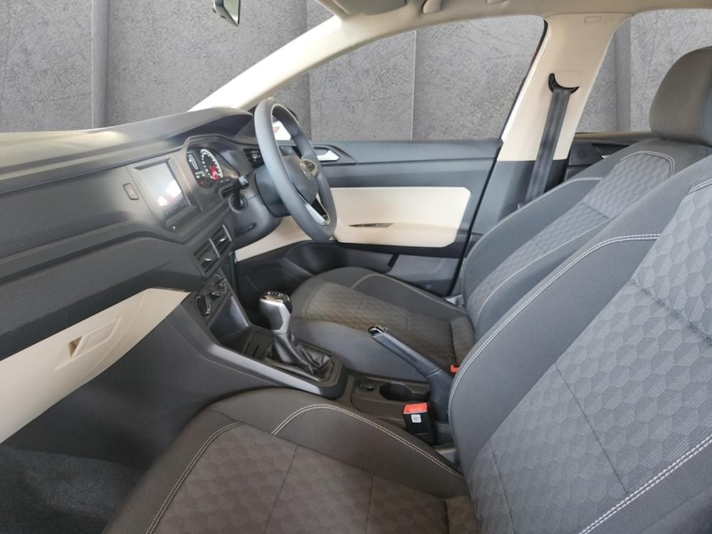 Volkswagen Polo Sedan 1.6 Tiptronic
