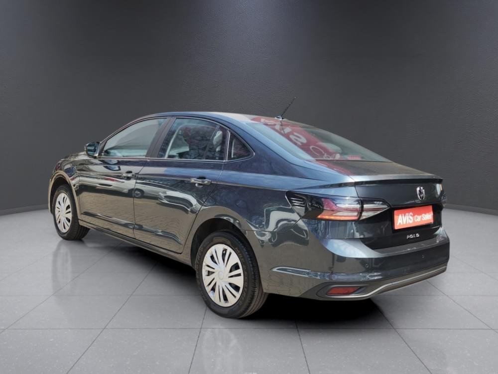 Volkswagen Polo Sedan 1.6 Base