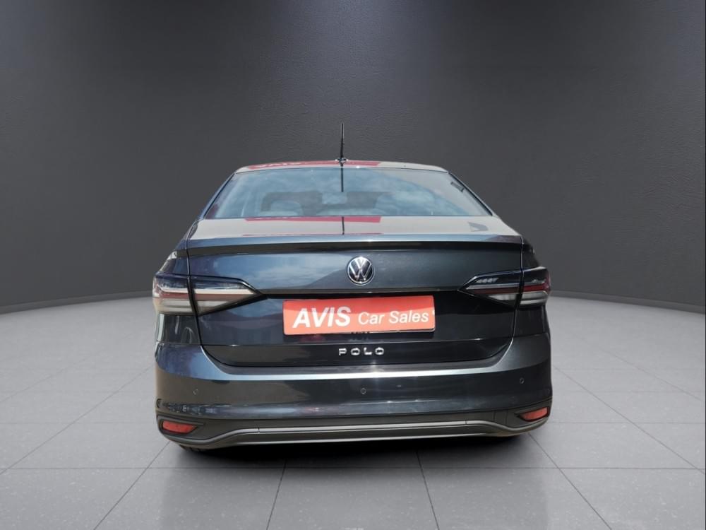 Volkswagen Polo Sedan 1.6 Base