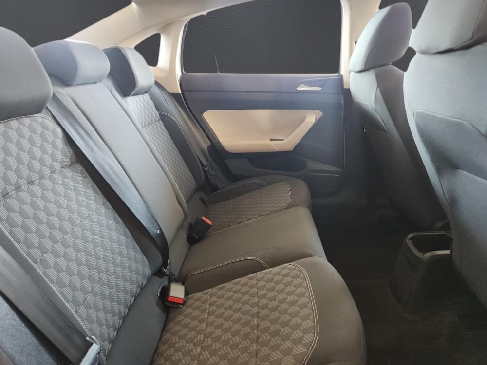 Volkswagen Polo Sedan 1.6 Base