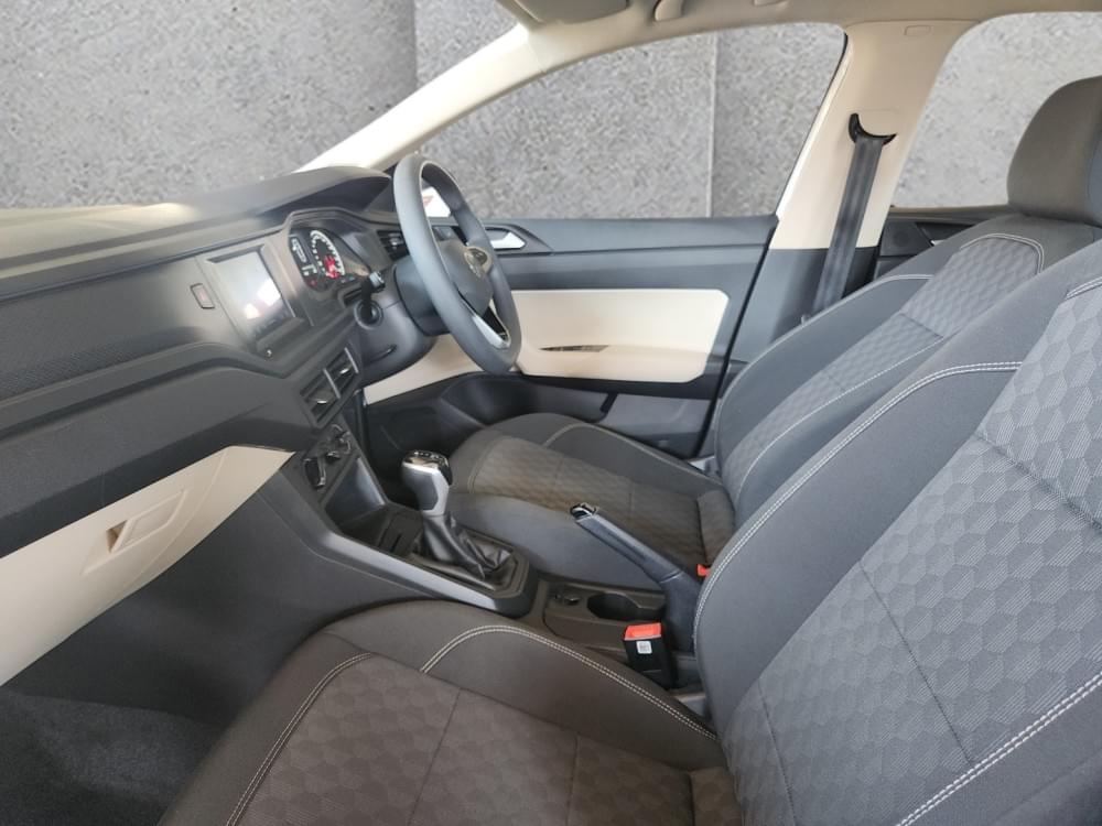 Volkswagen Polo Sedan 1.6 Tiptronic