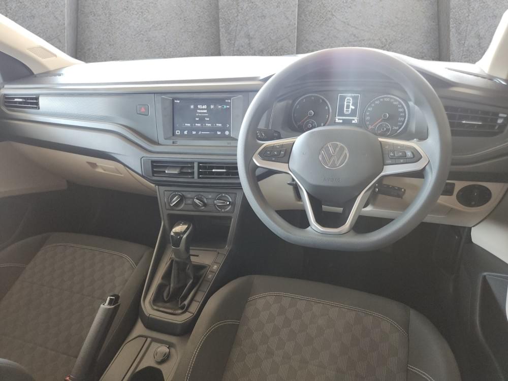 Volkswagen Polo Sedan 1.6 Tiptronic