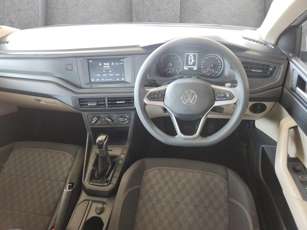 Volkswagen Polo Sedan 1.6 Tiptronic