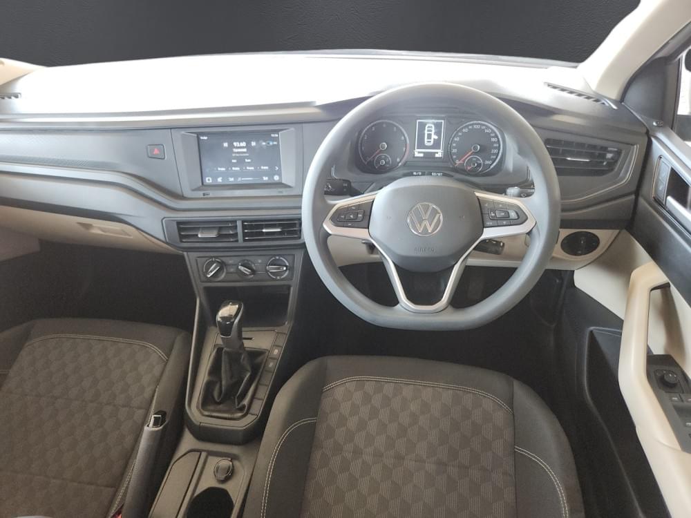 Volkswagen Polo Sedan 1.6 Tiptronic