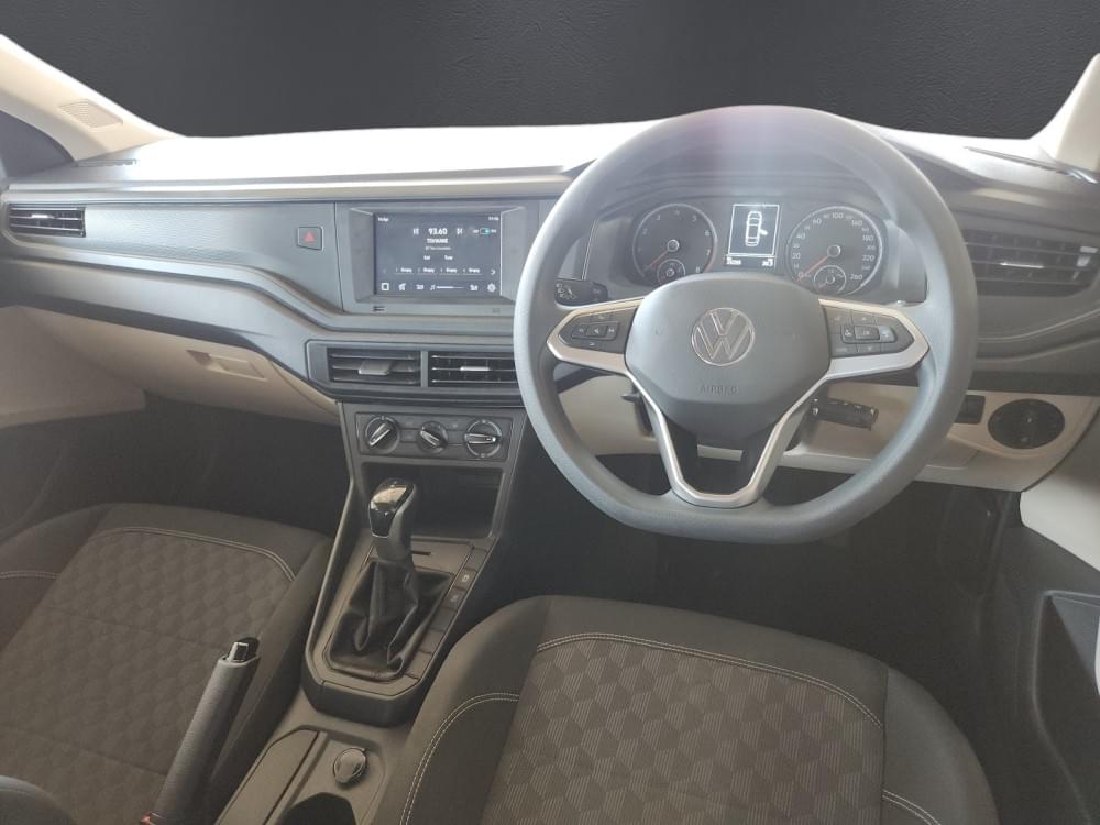 Volkswagen Polo Sedan 1.6 Tiptronic