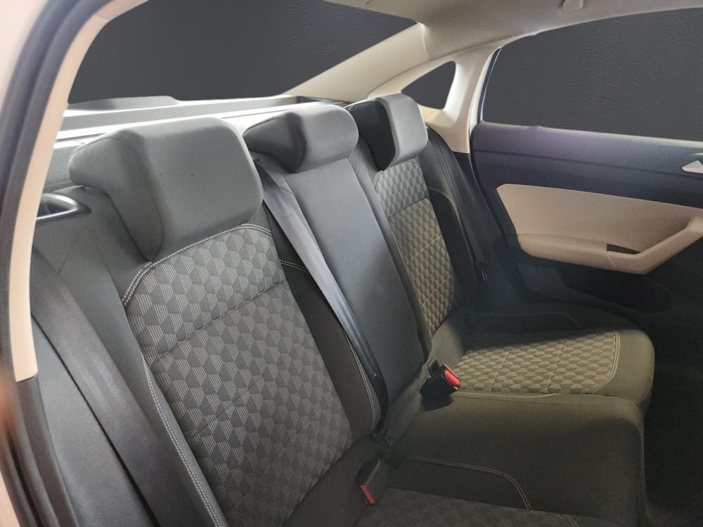 Volkswagen Polo Sedan 1.6 Base