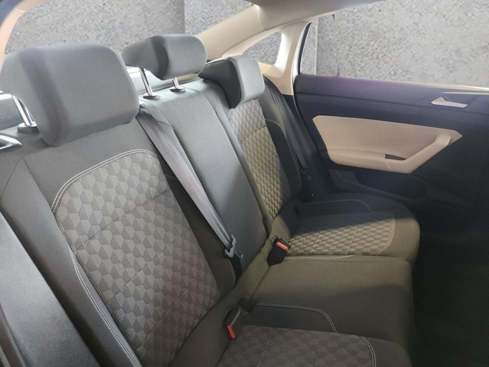 Volkswagen Polo Sedan 1.6 Base