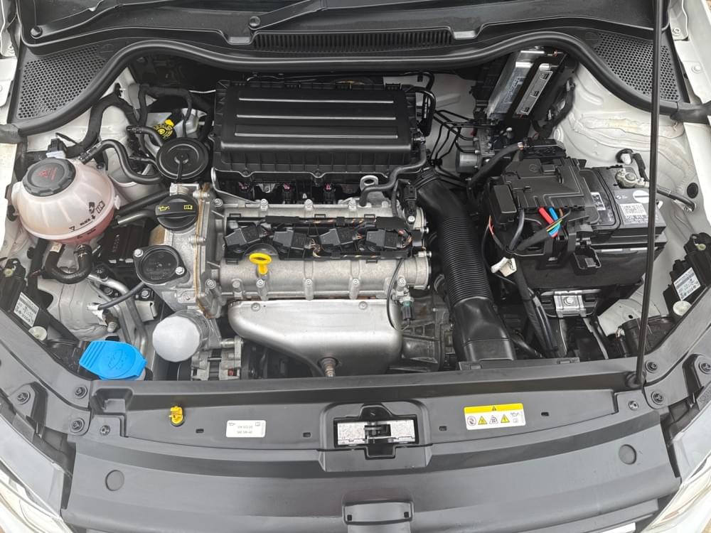 Volkswagen N/A 1.6 Life Tipt