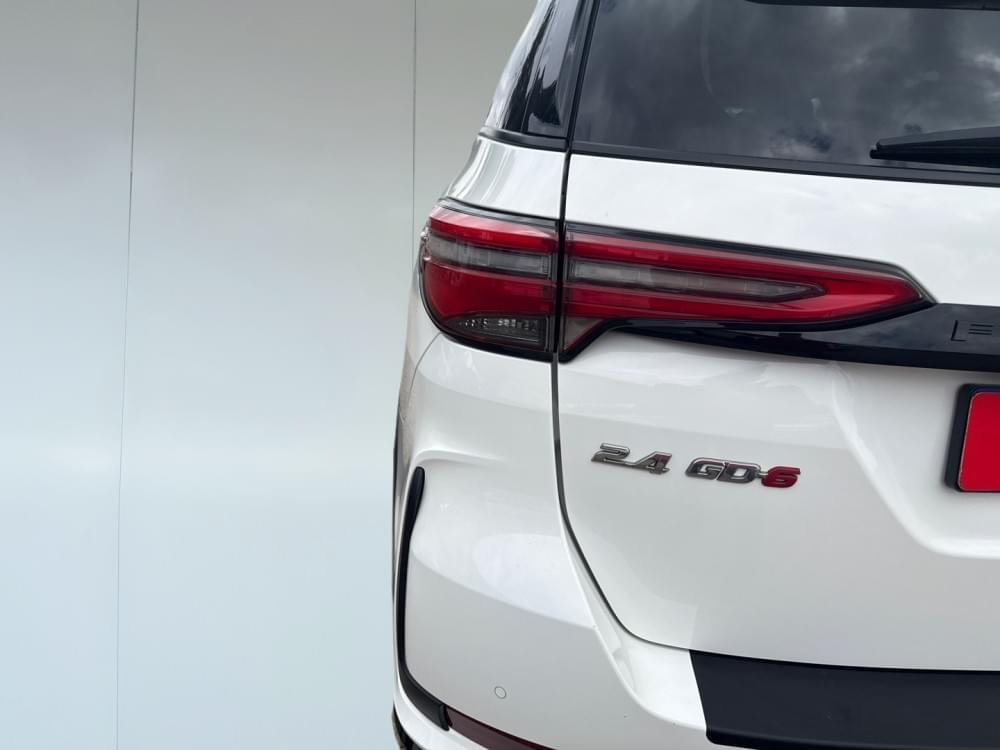 Toyota Fortuner 2.4 Gd-6 Rb 6At
