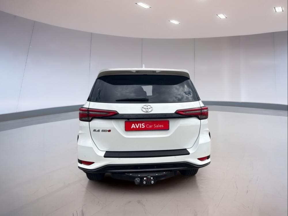 Toyota Fortuner 2.4 Gd-6 Rb At