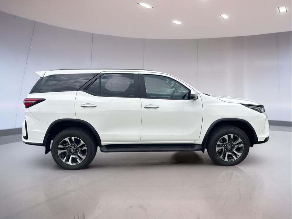 Toyota Fortuner 2.4 Gd-6 Rb At