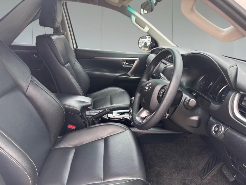 Toyota Fortuner 2.4 Gd-6 Rb At