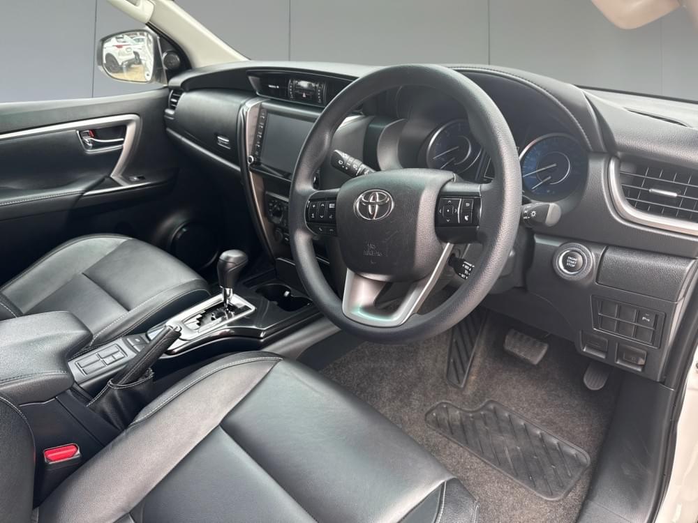 Toyota Fortuner 2.4 Gd-6 Rb At
