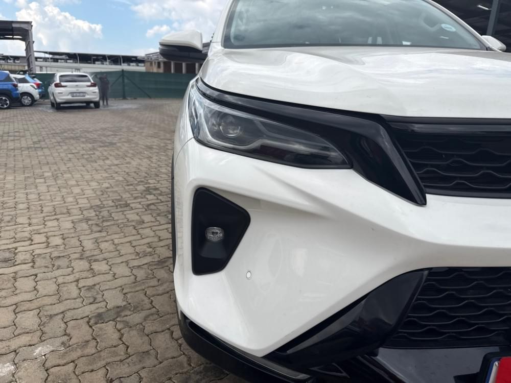 Toyota Fortuner 2.4 Gd-6 Rb At