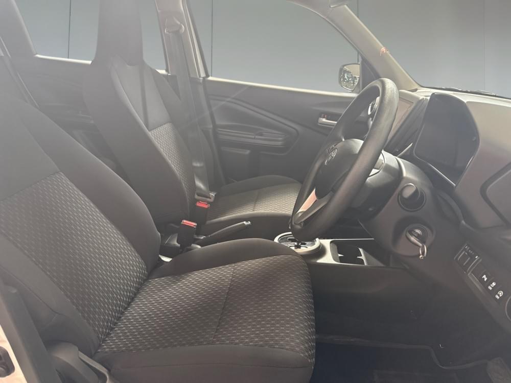 Toyota Vitz 1.0 Xr Amt