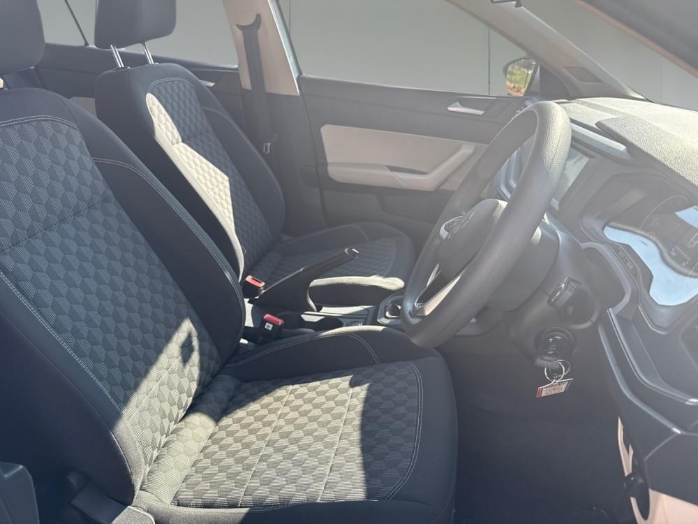 Volkswagen Polo Sedan 1.6 Base