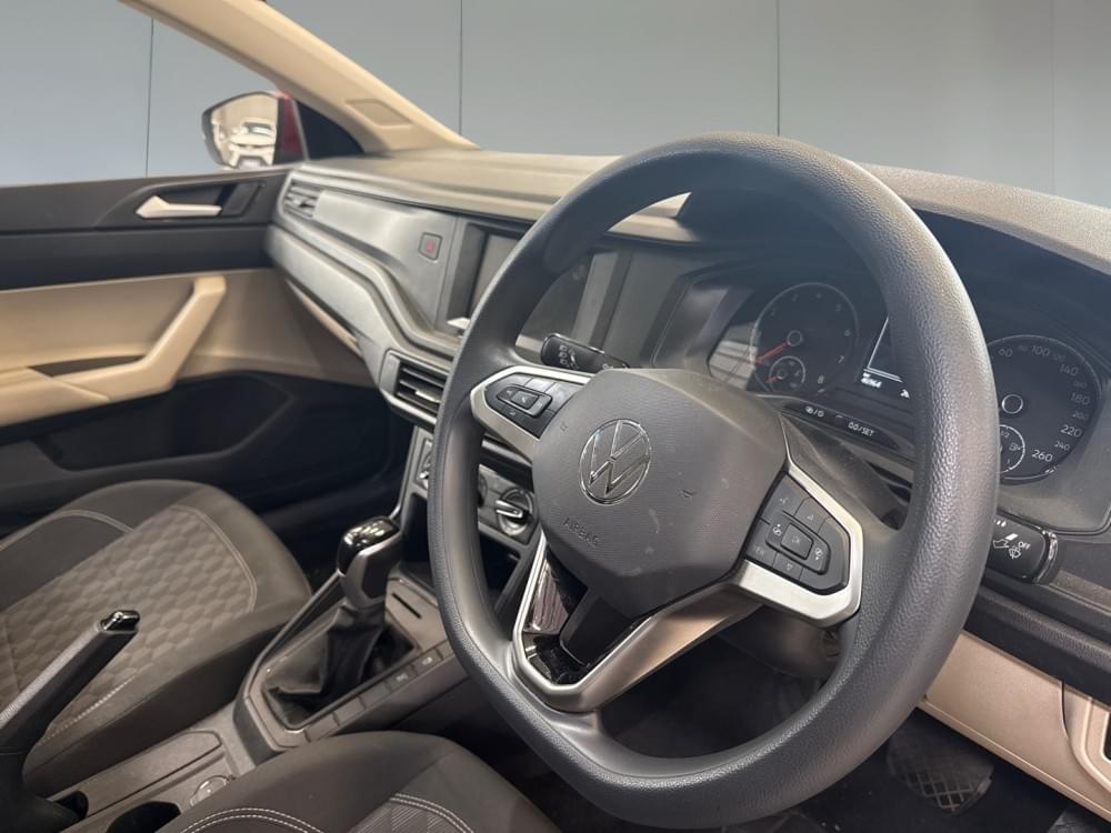 Volkswagen Polo Sedan 1.6 Tiptronic