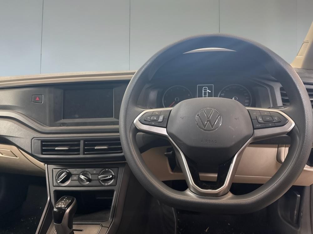 Volkswagen Polo Sedan 1.6 Tiptronic