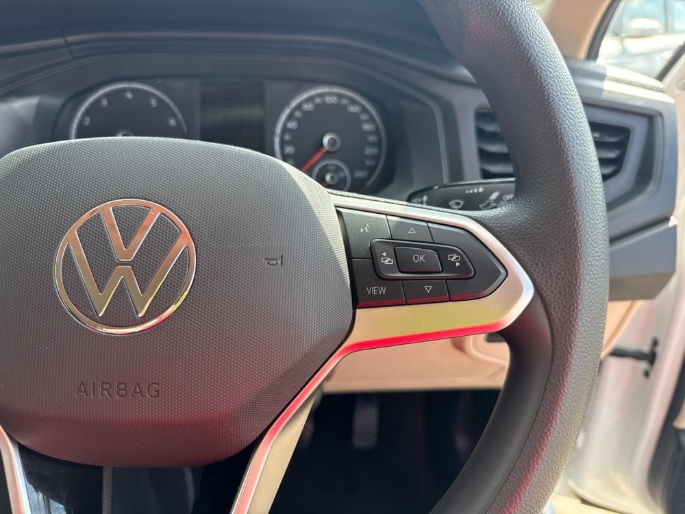 Volkswagen Polo Sedan 1.6 Base