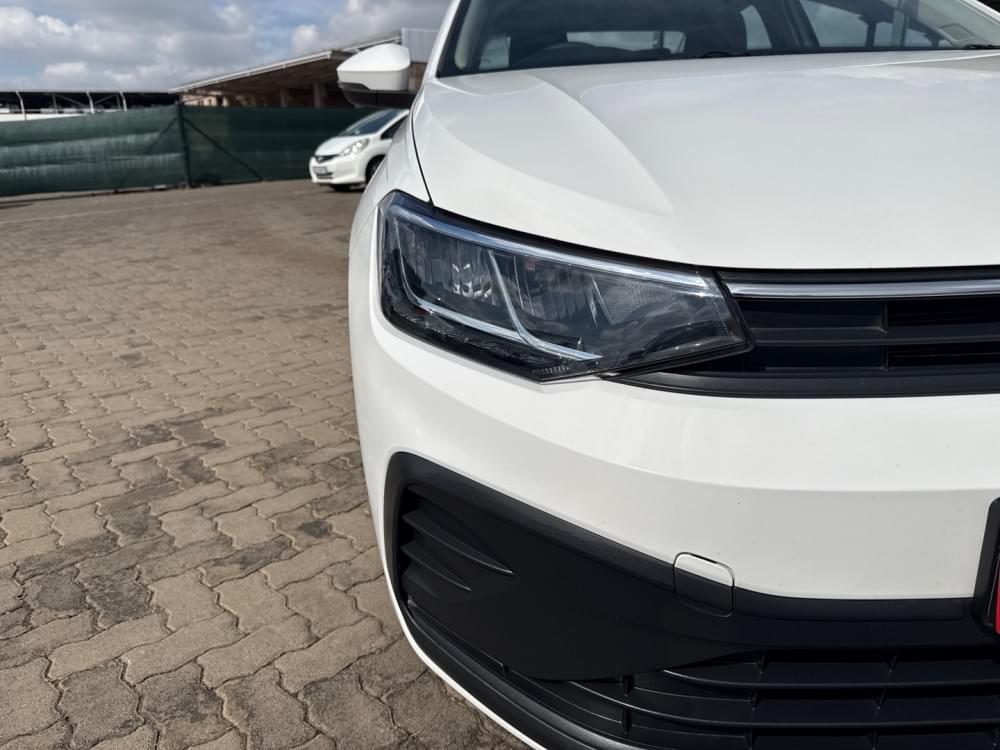 Volkswagen Polo Sedan 1.6 Base