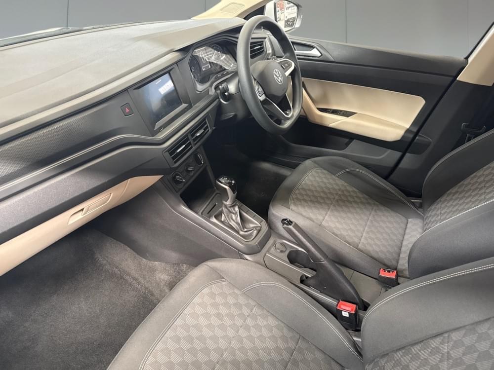 Volkswagen Polo Sedan 1.6 Tiptronic