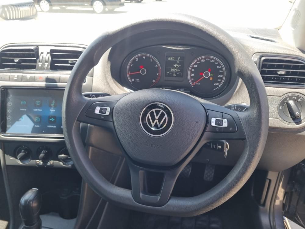 Volkswagen Polo Vivo Hatch 1.6 Life Tipt