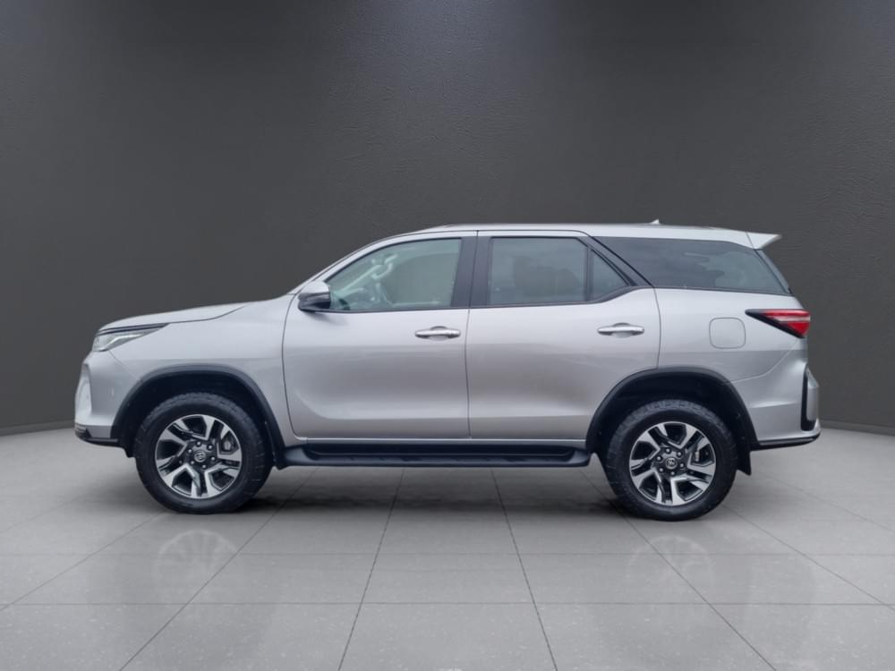 Toyota Fortuner 2.4 Gd-6 Rb At