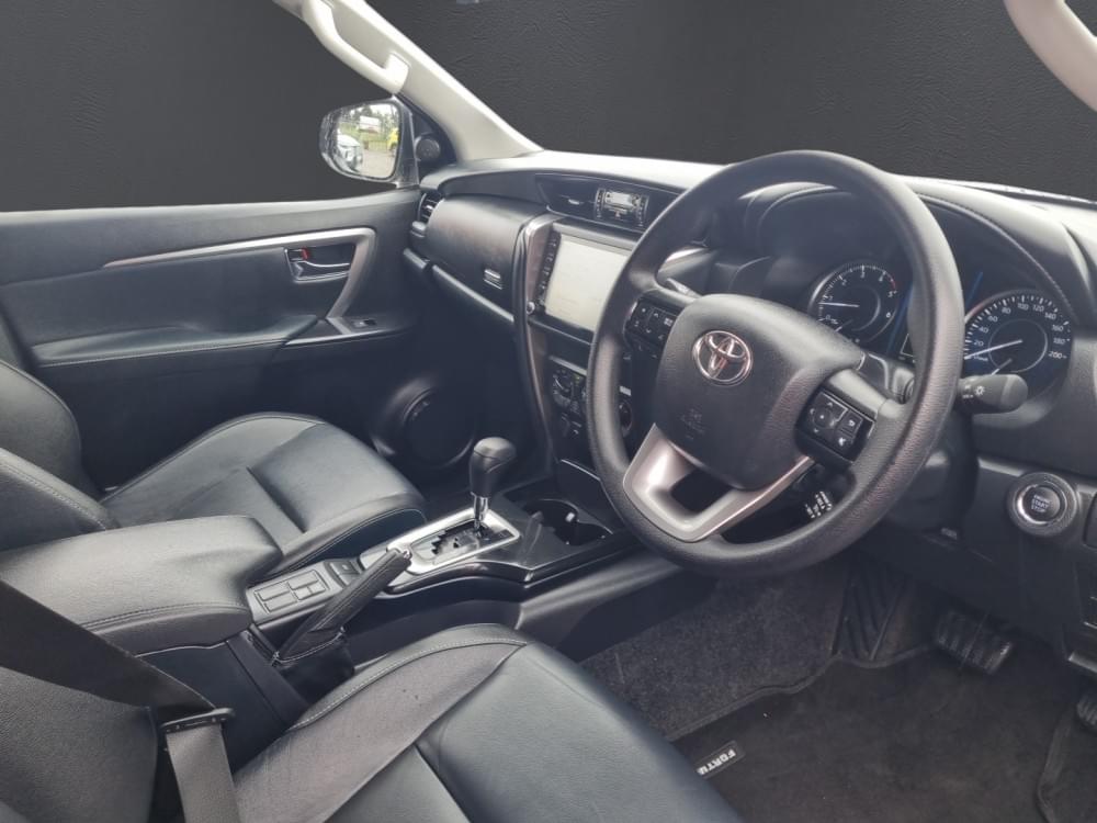 Toyota Fortuner 2.4 Gd-6 Rb At