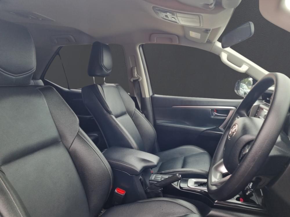 Toyota Fortuner 2.4 Gd-6 Rb At