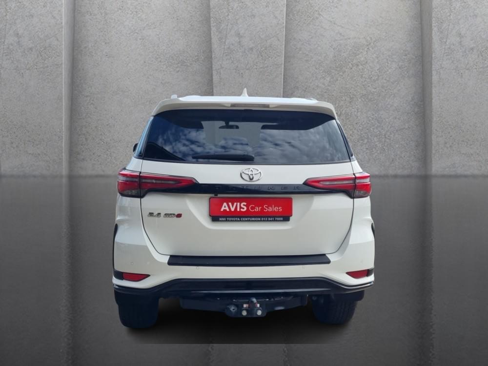 Toyota Fortuner 2.4 Gd-6 Rb At