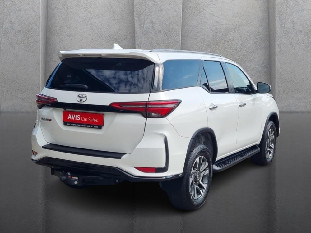 Toyota Fortuner 2.4 Gd-6 Rb At