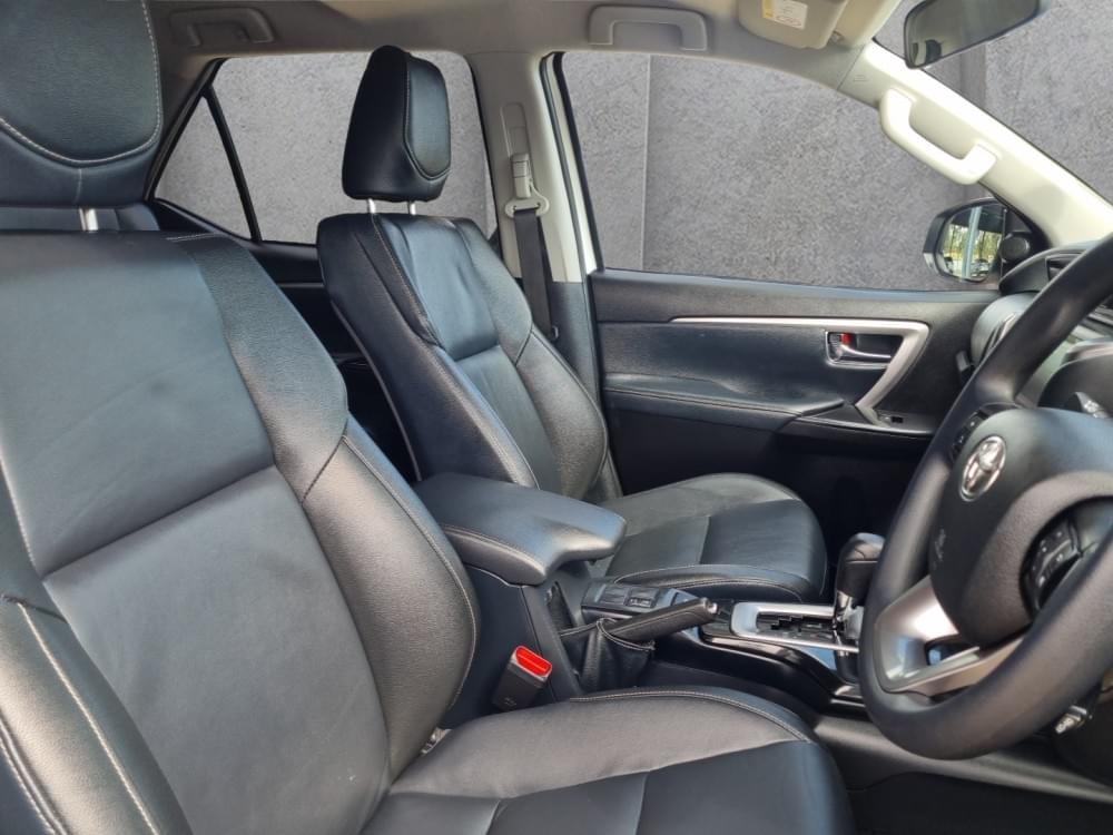 Toyota Fortuner 2.4 Gd-6 Rb At
