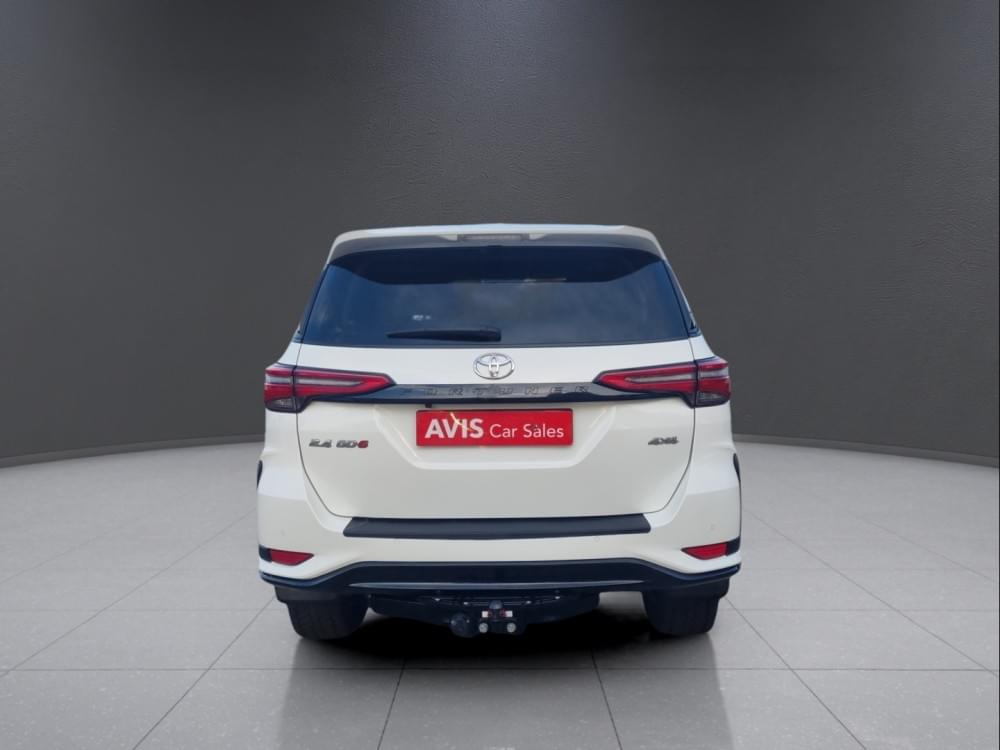 Toyota Fortuner 2.4 Gd-6 Rb At