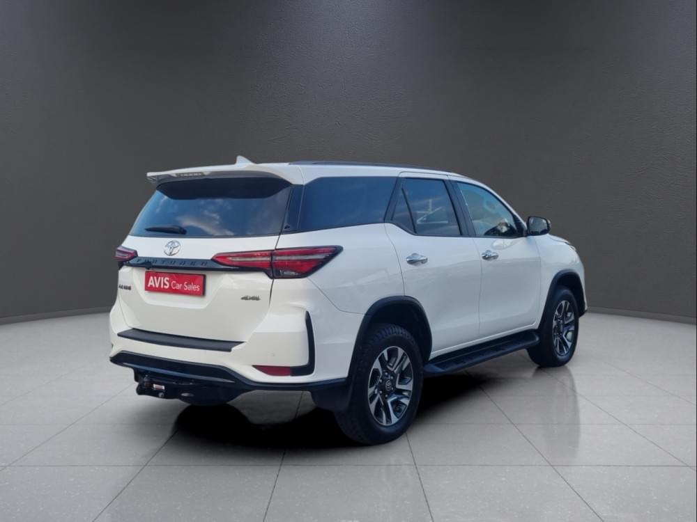 Toyota Fortuner 2.4 Gd-6 Rb At