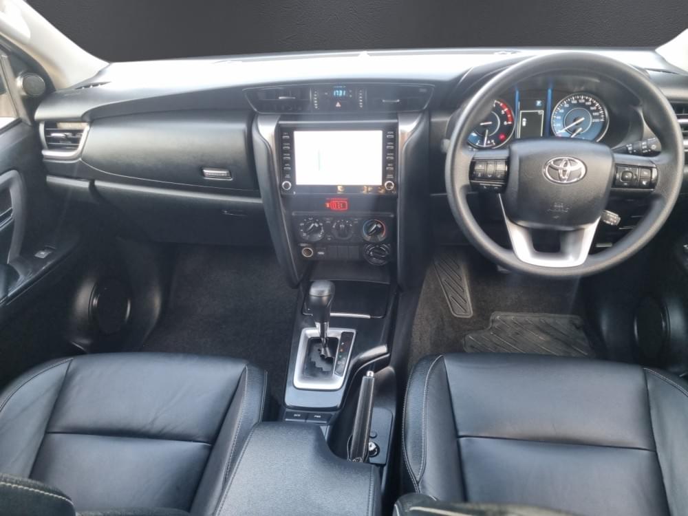 Toyota Fortuner 2.4 Gd-6 Rb At