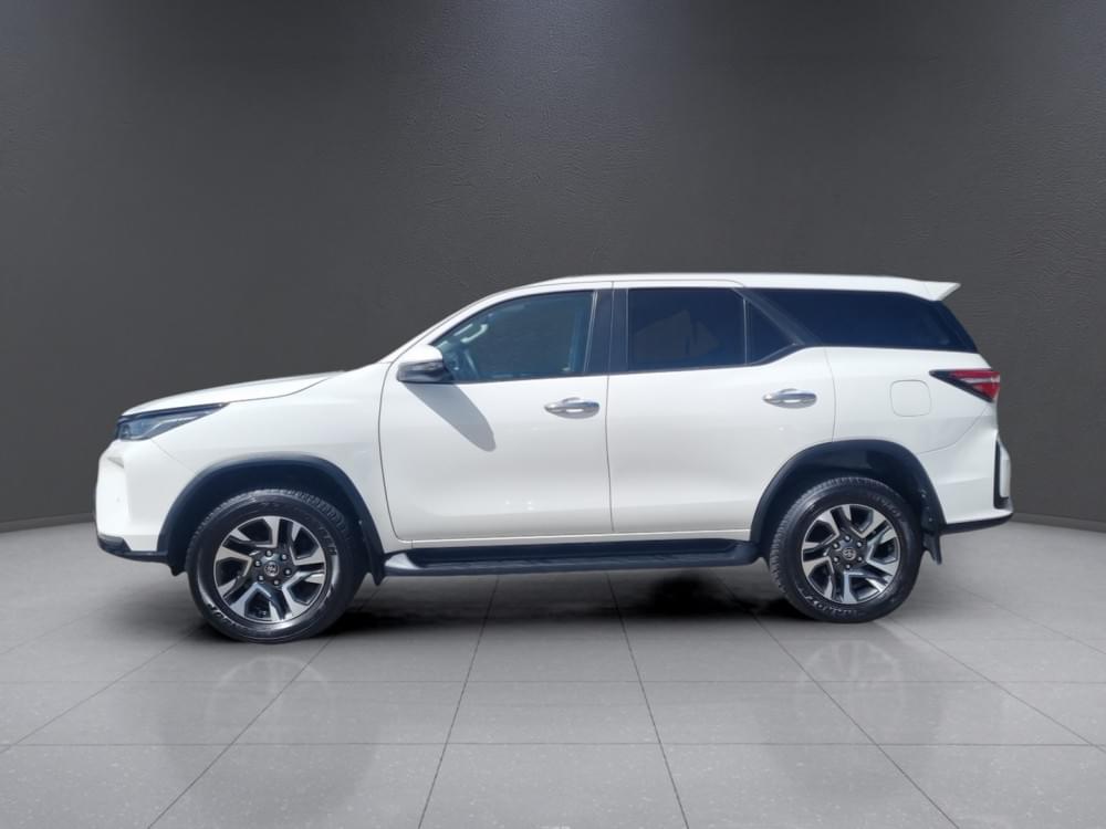 Toyota Fortuner 2.4 Gd-6 Rb At