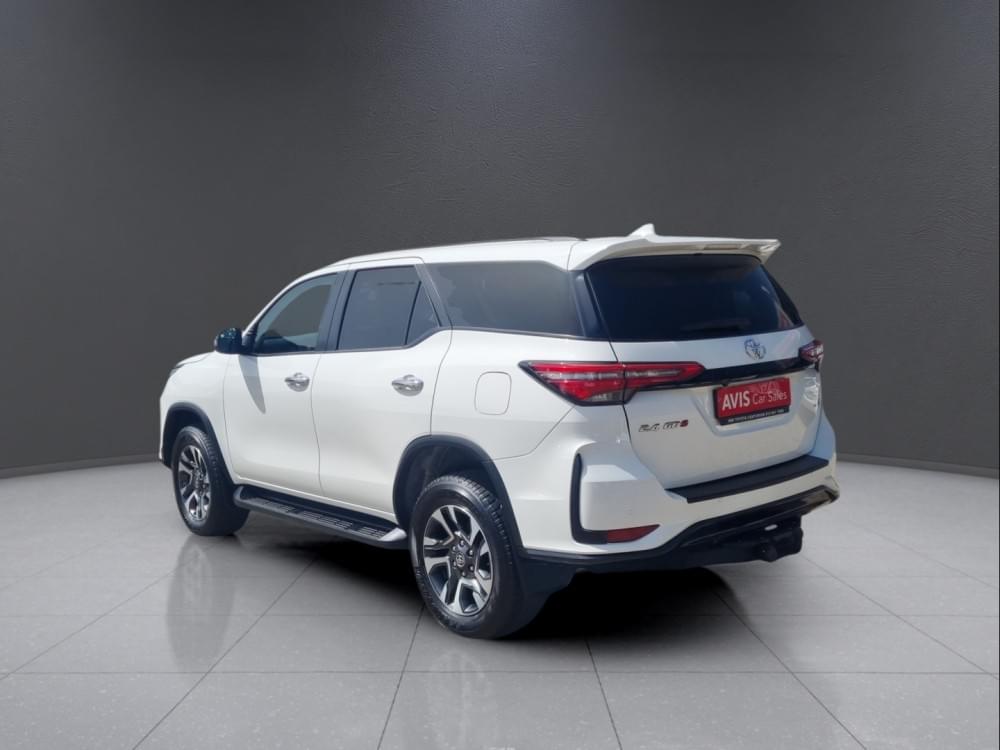 Toyota Fortuner 2.4 Gd-6 Rb At