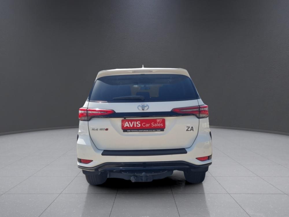 Toyota Fortuner 2.4 Gd-6 Rb At