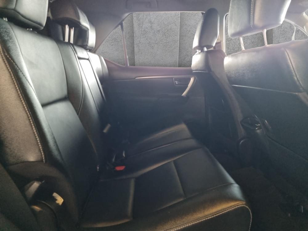 Toyota Fortuner 2.4 Gd-6 Rb 6At