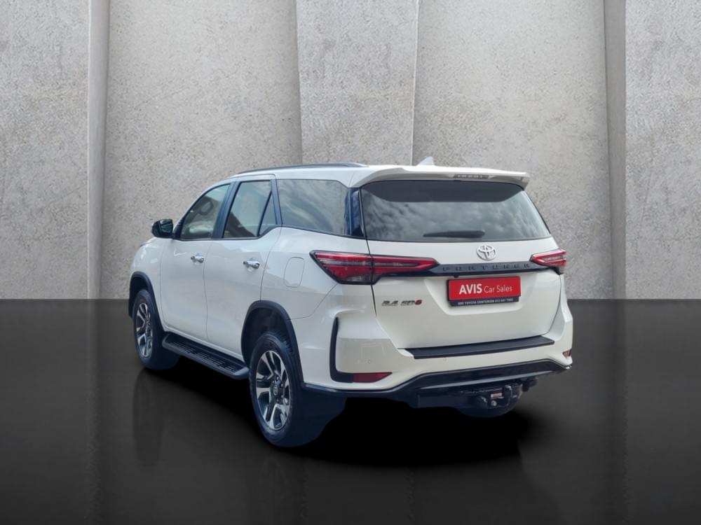 Toyota Fortuner 2.4 Gd-6 Rb At