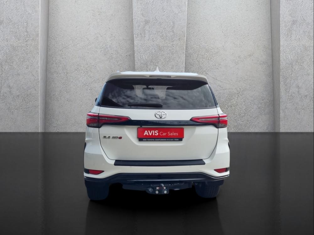 Toyota Fortuner 2.4 Gd-6 Rb At