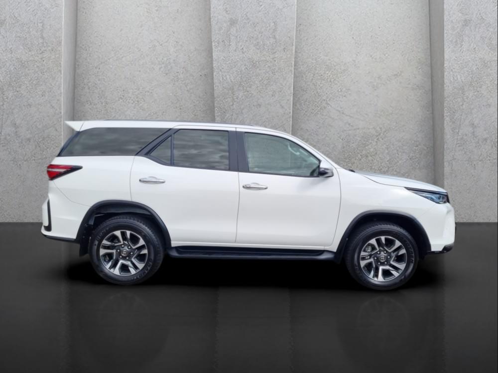 Toyota Fortuner 2.4 Gd-6 Rb At