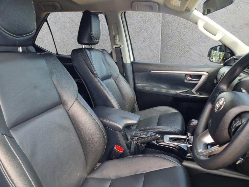 Toyota Fortuner 2.4 Gd-6 Rb At
