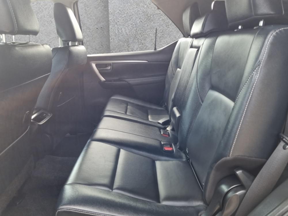 Toyota Fortuner 2.4 Gd-6 Rb At