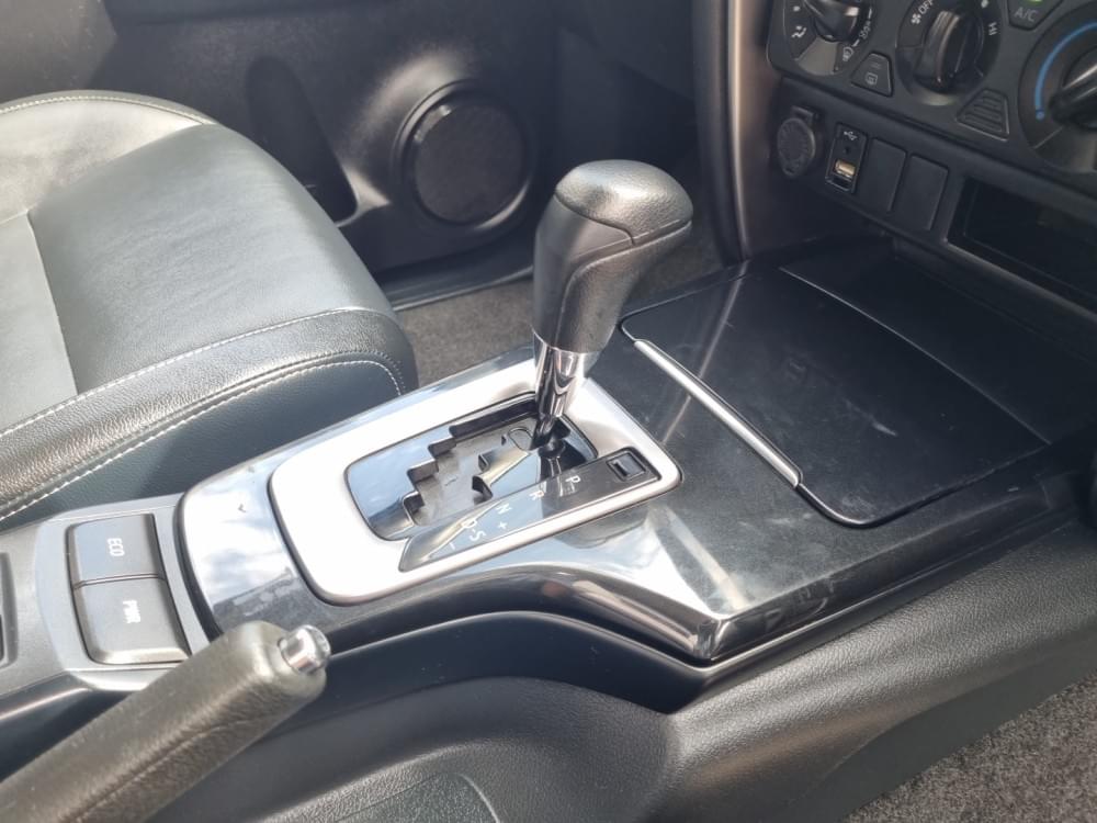 Toyota Fortuner 2.4 Gd-6 Rb At