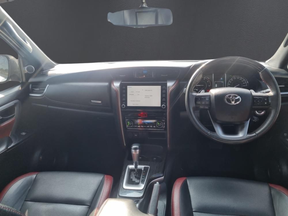 Toyota Fortuner 2.8 Gd-6 Rb At