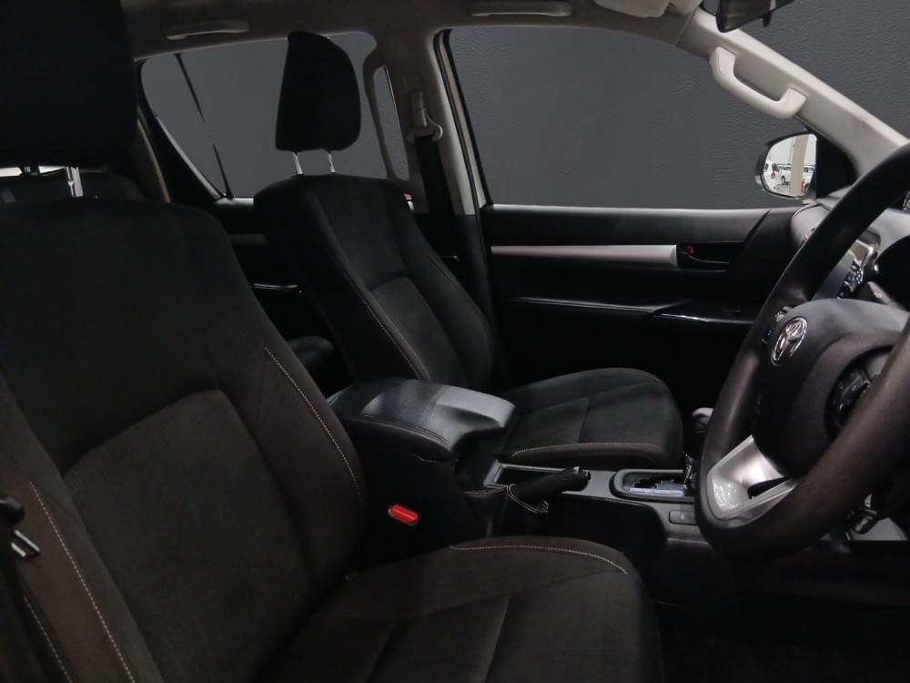 Toyota Hilux 2.4 Gd-6 Raider 4X4 At D Cab