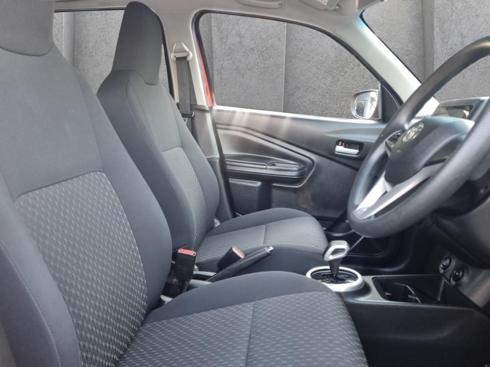 Toyota Vitz 1.0 Xr Amt